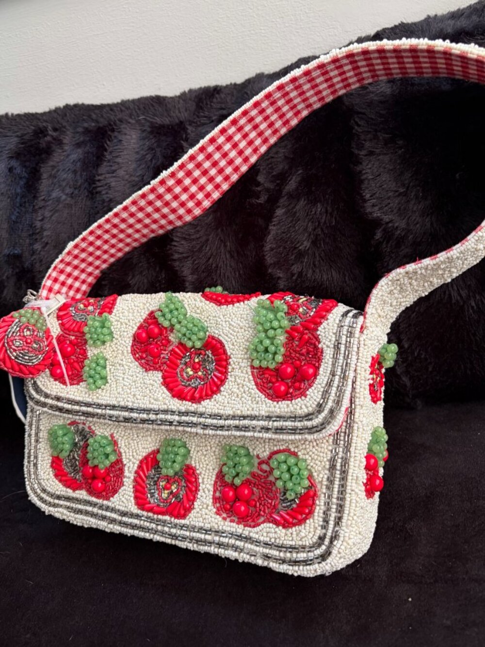 NWT Viral Beaded Gingham Tomato Pomegranate Bag Handmade in India - Picture 2 of 6